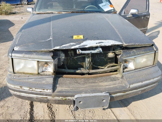 Продаж на аукціоні авто 1992 Lincoln Town Car Executive, vin: 1LNLM81W4NY638727, номер лоту: 45660770