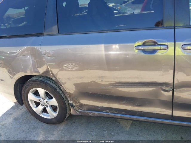 Toyota SIENNA LE 2020 5TDKZ3DC3LS049277 Image 6