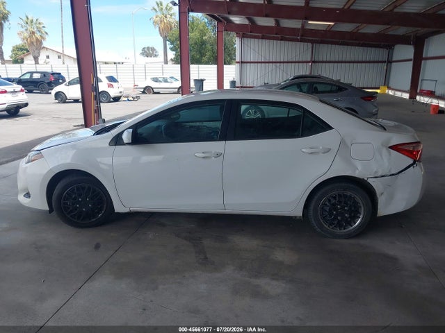 Toyota COROLLA LE 2018 2T1BURHE7JC986751 Image 14