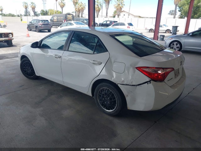 Toyota COROLLA LE 2018 2T1BURHE7JC986751 Image 3