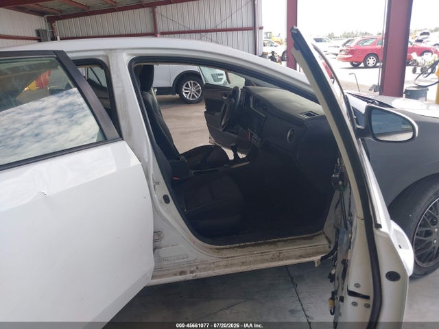 Toyota COROLLA LE 2018 2T1BURHE7JC986751 Image 8