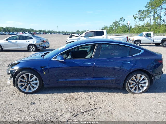45661110 :رقم المزاد ، 5YJ3E1EB7JF088157 vin ، 2018 Tesla Model 3 Long Range/performance مزاد بيع