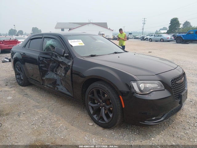 45661165 :رقم المزاد ، 2C3CCABG0NH135264 vin ، 2022 Chrysler 300 S مزاد بيع