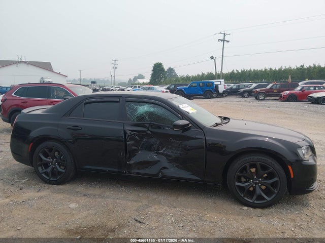 45661165 :رقم المزاد ، 2C3CCABG0NH135264 vin ، 2022 Chrysler 300 S مزاد بيع