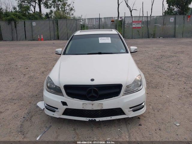 2013 Mercedes-benz C 300 Sport 4matic მანქანა იყიდება აუქციონზე, vin: WDDGF8AB9DA819963, აუქციონის ნომერი: 45661216