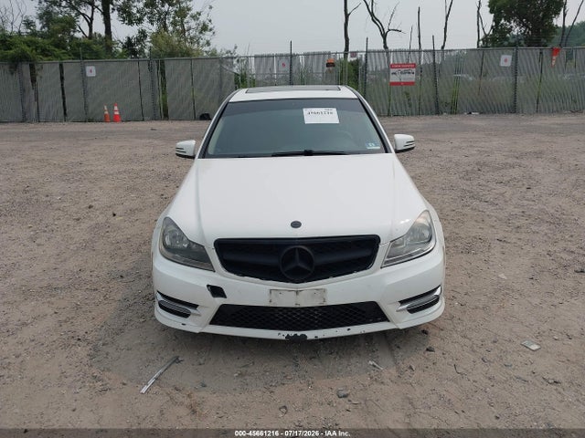 2013 Mercedes-benz C 300 Sport 4matic მანქანა იყიდება აუქციონზე, vin: WDDGF8AB9DA819963, აუქციონის ნომერი: 45661216