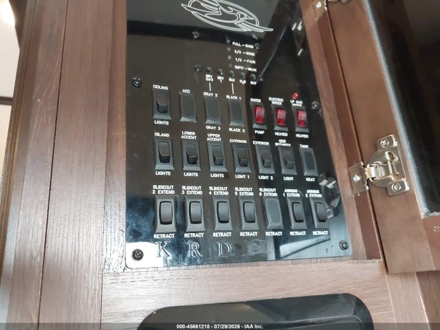 Jayc North Poin 2018 1UJCJ0BV2J1LZ0064 Image 7