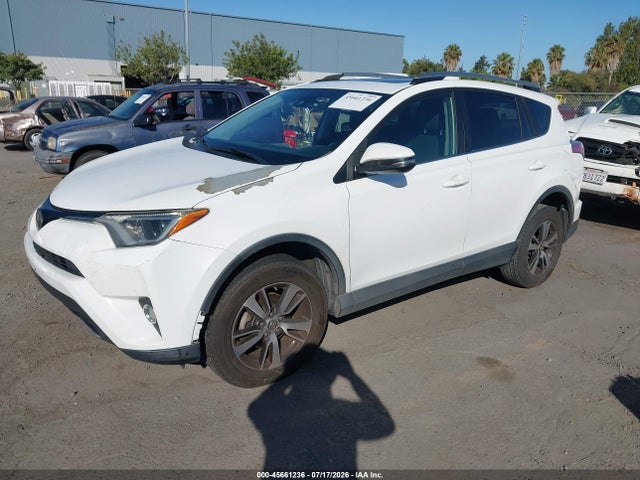 Toyota Rav4 Xle 2017 2T3WFREV6HW372192 Image 2