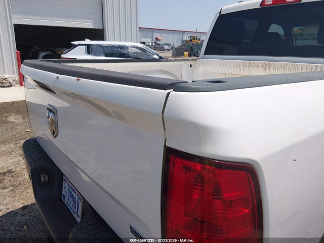 45661239 :رقم المزاد ، 1C6RR6KG2JS296520 vin ، 2018 Ram 1500 Tradesman  4x2 5'7 Box مزاد بيع