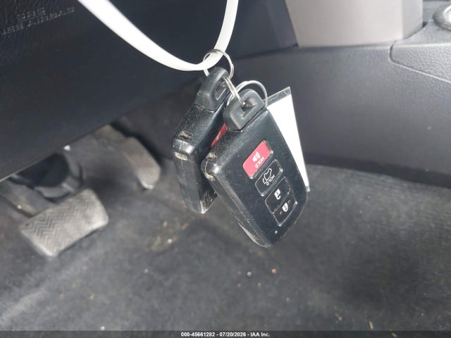 2T3YFREVXHW354545 Toyota Rav4 Platinum