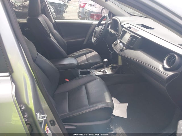 2T3YFREVXHW354545 Toyota Rav4 Platinum
