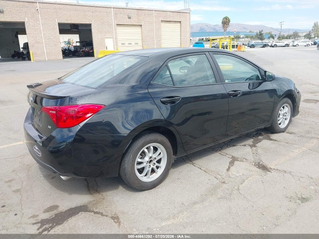 Toyota COROLLA SE 2017 5YFBURHE3HP701361 Image 4