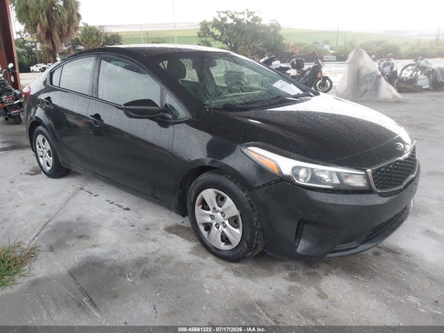 45661322 :رقم المزاد ، 3KPFK4A71JE251884 vin ، 2018 Kia Forte Lx مزاد بيع