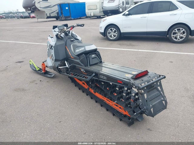 Polaris RMK 800 2020 SN1EGK8P3LC698151 Image 3