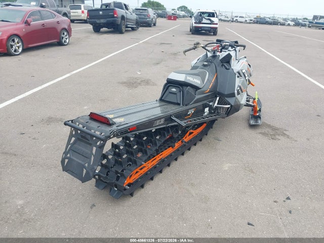Polaris RMK 800 2020 SN1EGK8P3LC698151 Image 4
