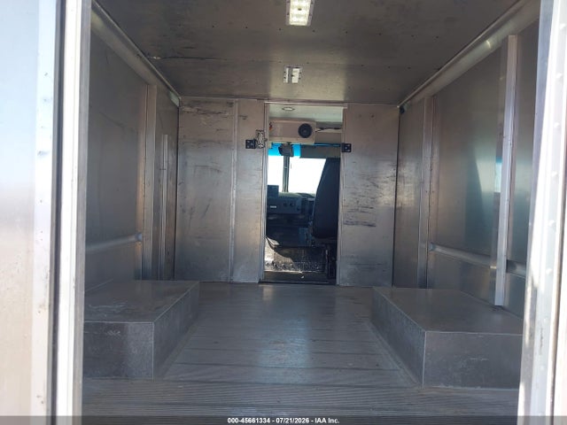 Ford E-350 Stripped 2017 1FC3E3KS7HDC65176 Image 12