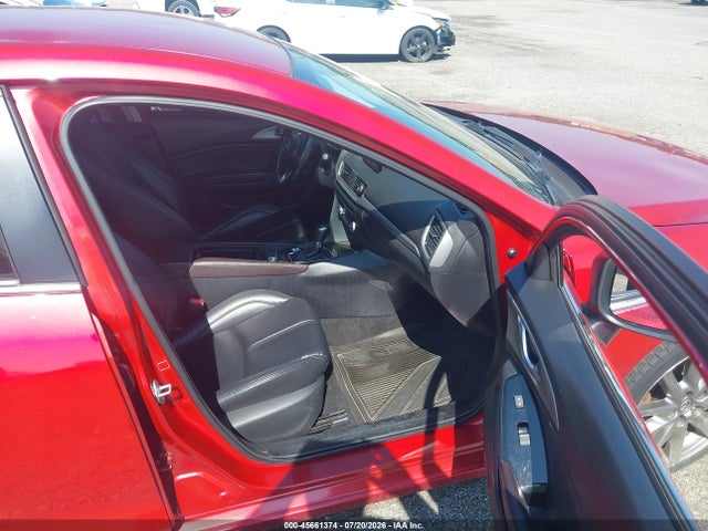 45661374 :رقم المزاد ، 3MZBN1V32JM255814 vin ، 2018 Mazda Mazda3 Touring مزاد بيع