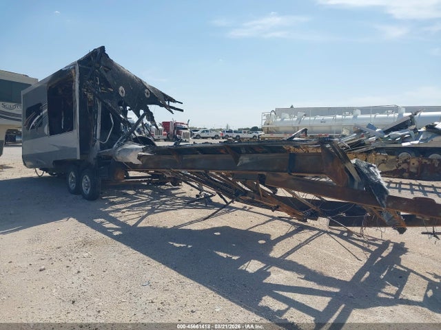 Highland Ridge Mr323rls 2017 58TTL3822H5026251 Image 3