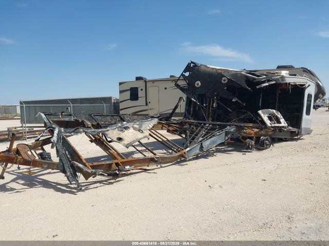 Highland Ridge Mr323rls 2017 58TTL3822H5026251 Image 4