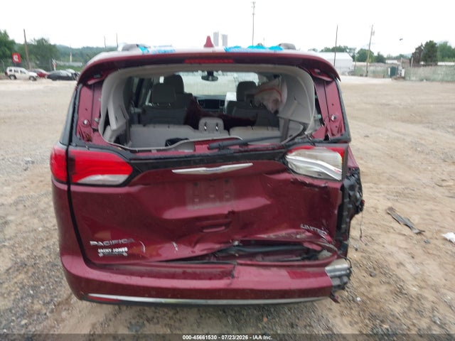 Chrysler Pacifica Limited 2017 2C4RC1GG0HR633400 Image 16