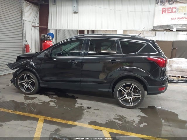 1FMCU0HD1KUA71952 Ford ESCAPE SEL