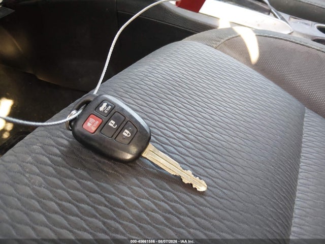5YFBURHE4HP631109 Toyota COROLLA LE