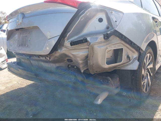 Honda CIVIC EX 2018 2HGFC2F71JH549559 Image 18