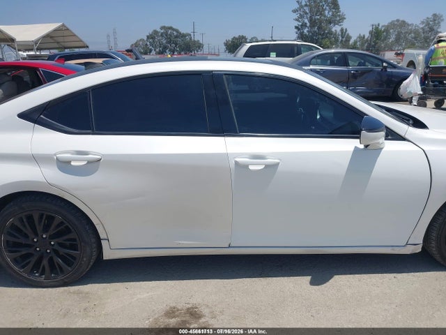 Lexus ES 300H 2021 58ADA1C13MU005088 Image 13