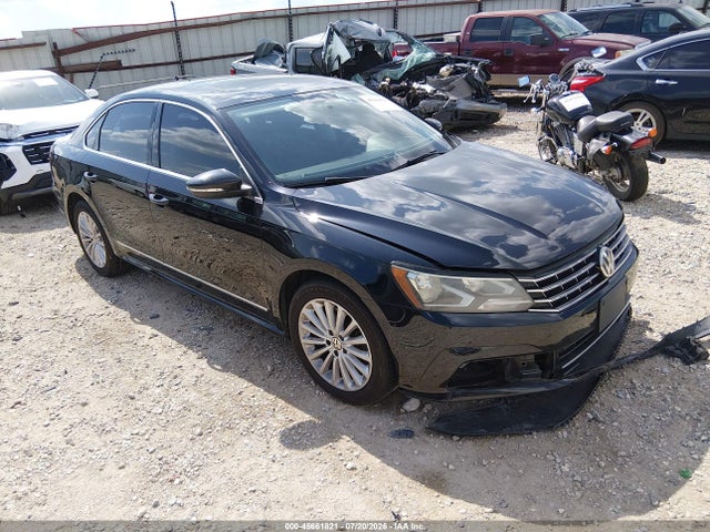 2017 Volkswagen Passat 1.8t Se მანქანა იყიდება აუქციონზე, vin: 1VWBT7A3XHC077290, აუქციონის ნომერი: 45661821