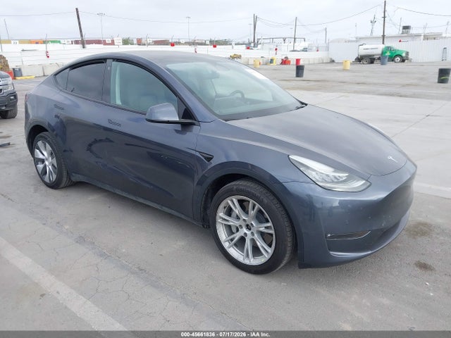 Auction sale of the 2022 Tesla Model Y Long Range Dual Motor All-wheel Drive, vin: 7SAYGDEE1NF427662, lot number: 45661836
