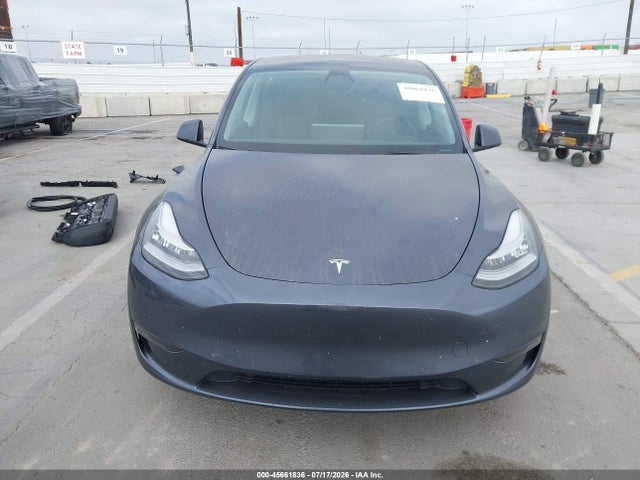 Auction sale of the 2022 Tesla Model Y Long Range Dual Motor All-wheel Drive, vin: 7SAYGDEE1NF427662, lot number: 45661836