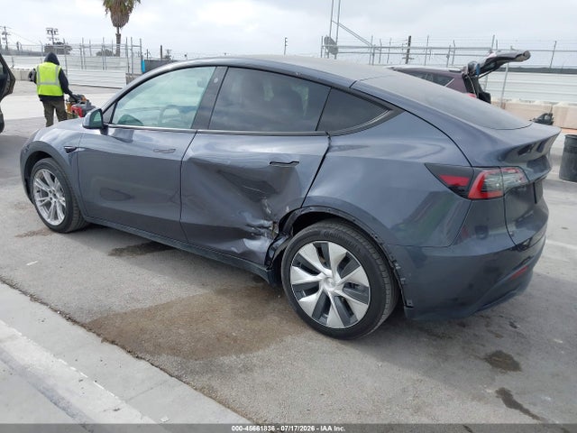 Auction sale of the 2022 Tesla Model Y Long Range Dual Motor All-wheel Drive, vin: 7SAYGDEE1NF427662, lot number: 45661836