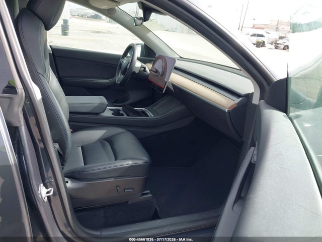 Auction sale of the 2022 Tesla Model Y Long Range Dual Motor All-wheel Drive, vin: 7SAYGDEE1NF427662, lot number: 45661836