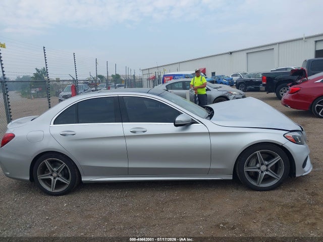 2016 Mercedes-benz C 300 Sport 4matic მანქანა იყიდება აუქციონზე, vin: 55SWF4KB6GU117557, აუქციონის ნომერი: 45662001