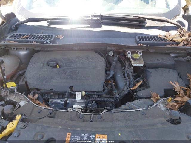 1FMCU0GDXHUC27061 Ford ESCAPE SE