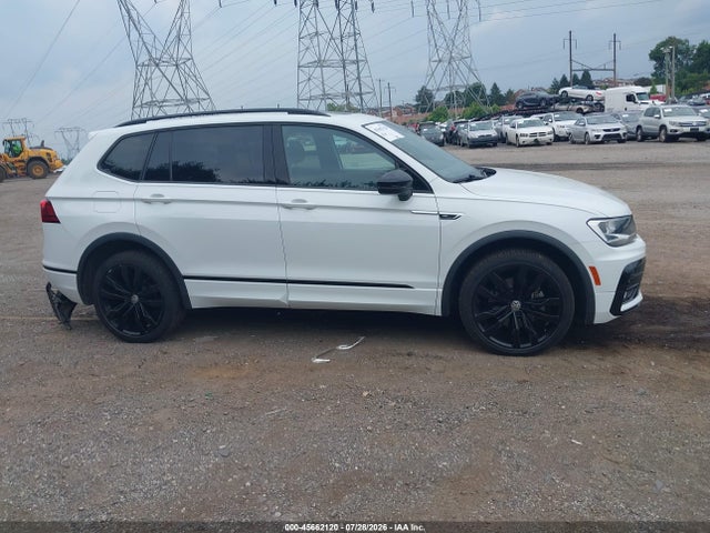 3VV2B7AX3MM127658 Volkswagen Tiguan 2.0t Se/2.0t Se R-line Black/2.0t Sel