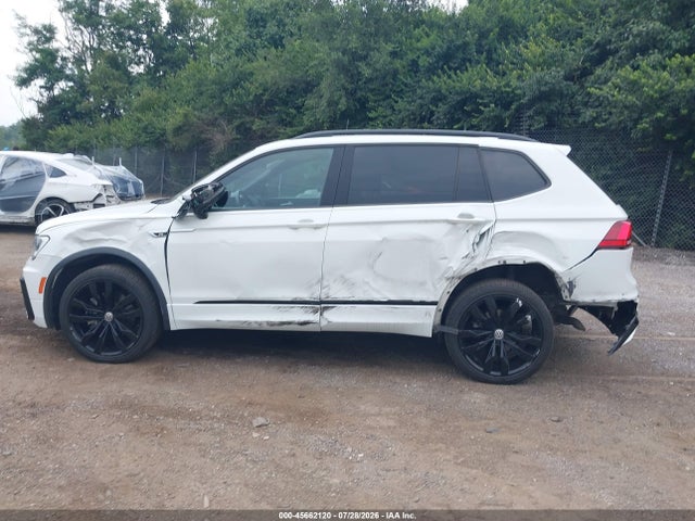 3VV2B7AX3MM127658 Volkswagen Tiguan 2.0t Se/2.0t Se R-line Black/2.0t Sel