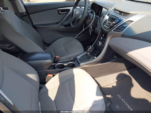 Продажа на аукционе авто 2016 Hyundai Elantra Se, vin: 5NPDH4AE4GH749652, номер лота: 45662119
