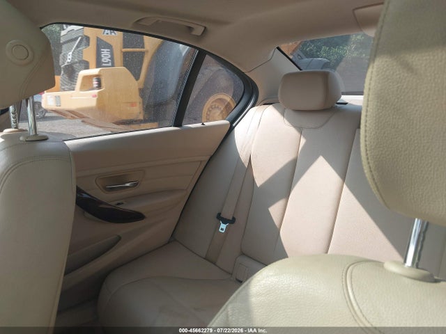 2014 Bmw 328i Xdrive მანქანა იყიდება აუქციონზე, vin: WBA3B3C56EJ982177, აუქციონის ნომერი: 45662279