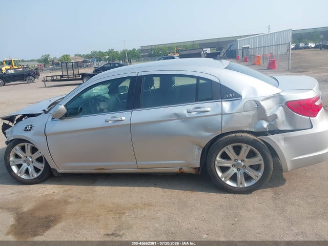 45662301 :رقم المزاد ، 1C3CCBABXCN318493 vin ، 2012 Chrysler 200 Lx مزاد بيع