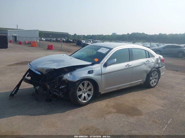 45662301 :رقم المزاد ، 1C3CCBABXCN318493 vin ، 2012 Chrysler 200 Lx مزاد بيع