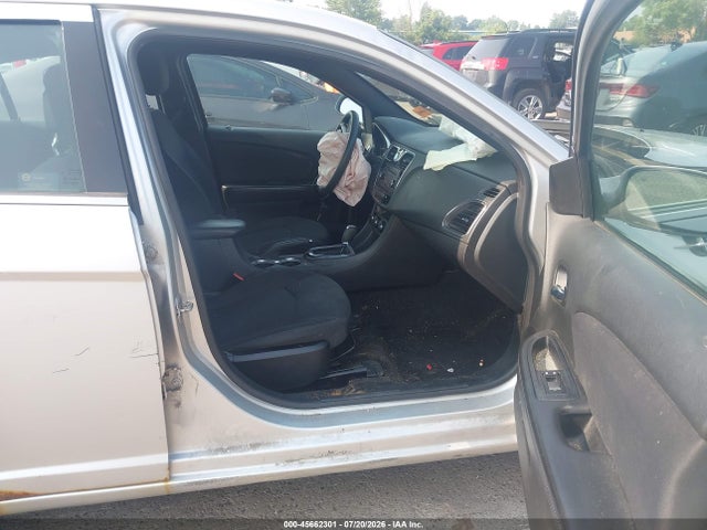 45662301 :رقم المزاد ، 1C3CCBABXCN318493 vin ، 2012 Chrysler 200 Lx مزاد بيع