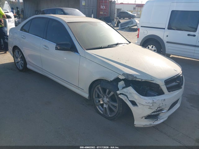45662382 :رقم المزاد ، WDDGF5EB4BF653568 vin ، 2011 Mercedes-benz C 300 Luxury/sport مزاد بيع
