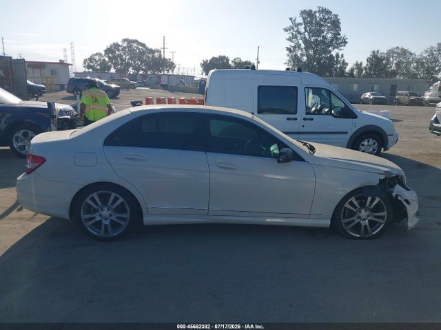 45662382 :رقم المزاد ، WDDGF5EB4BF653568 vin ، 2011 Mercedes-benz C 300 Luxury/sport مزاد بيع