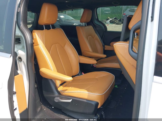 Chrysler Pacifica Hybrid Pinnacle 2023 2C4RC1N71PR562774 Image 8