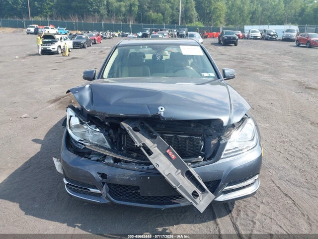 45662445 :رقم المزاد ، WDDGF8AB5DA868710 vin ، 2013 Mercedes-benz C 300 Luxury 4matic مزاد بيع