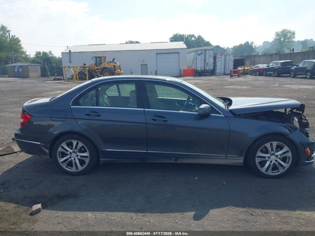 45662445 :رقم المزاد ، WDDGF8AB5DA868710 vin ، 2013 Mercedes-benz C 300 Luxury 4matic مزاد بيع