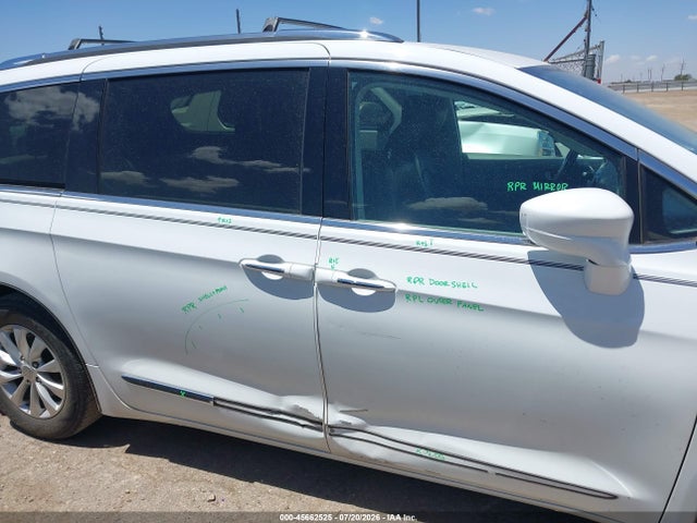 45662525 :رقم المزاد ، 2C4RC1BG0KR730269 vin ، 2019 Chrysler Pacifica Touring L مزاد بيع