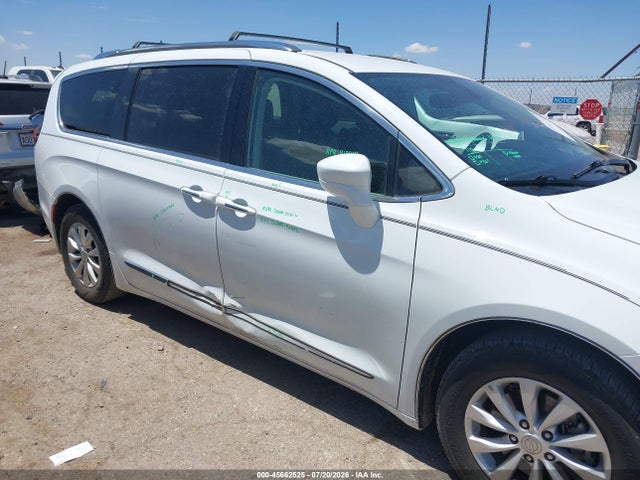 45662525 :رقم المزاد ، 2C4RC1BG0KR730269 vin ، 2019 Chrysler Pacifica Touring L مزاد بيع