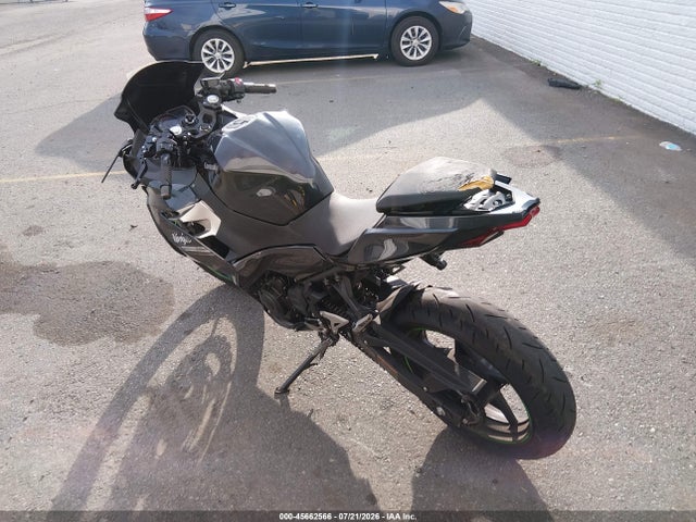 Kawasaki EX400 2022 JKAEXKH1XNDAH4156 Image 3
